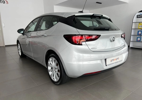 Opel Astra cena 38700 przebieg: 200000, rok produkcji 2017 z Kępno małe 631